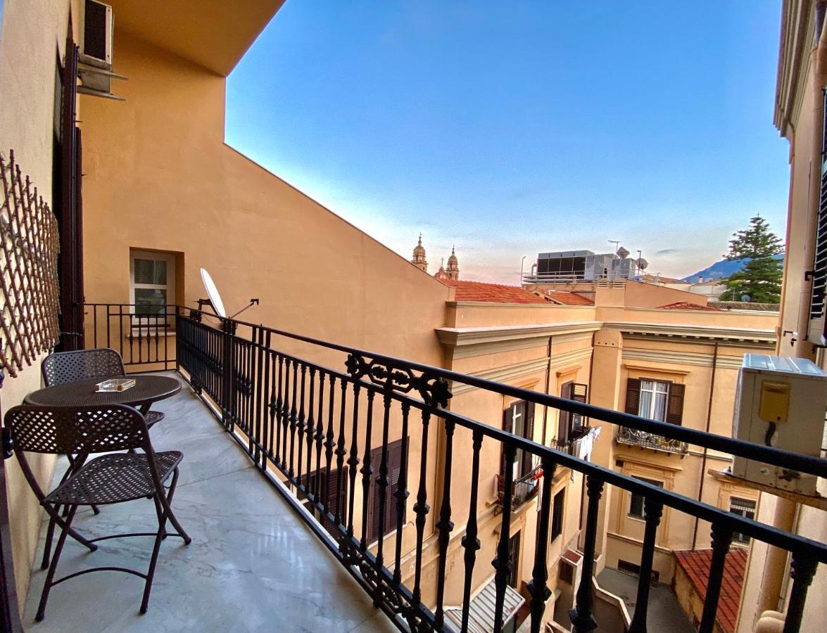 Elegante Appartamento In Centro Palermo Eksteriør billede