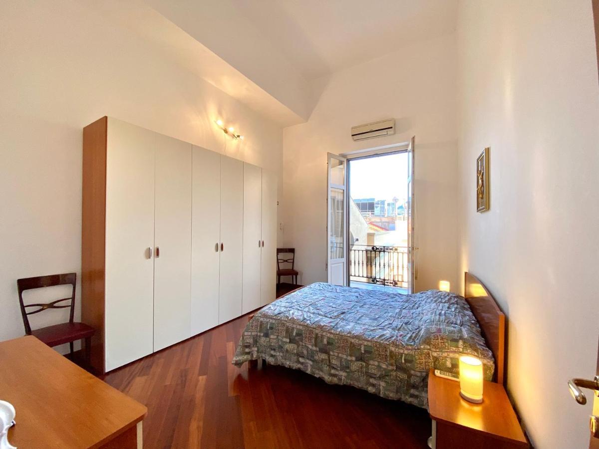 Elegante Appartamento In Centro Palermo Eksteriør billede